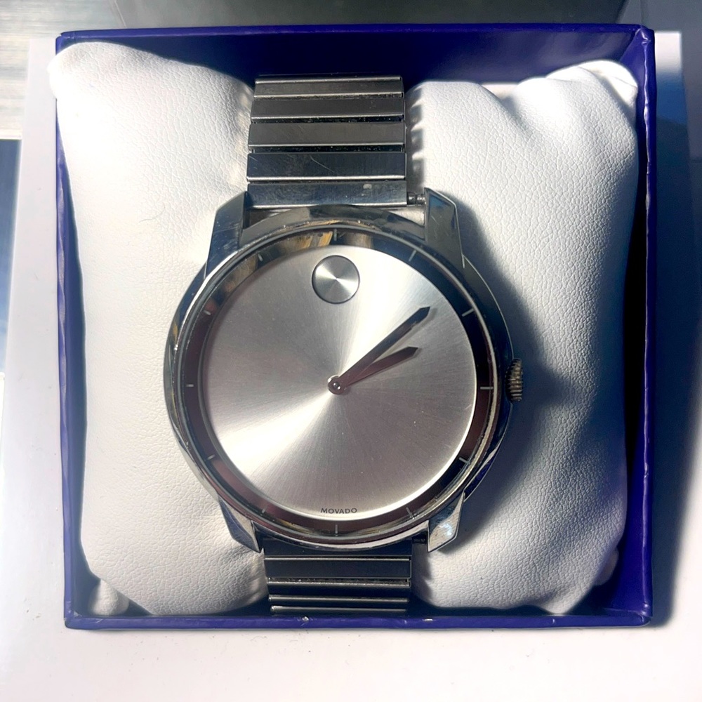 Men’s movado bold 40mm in silver